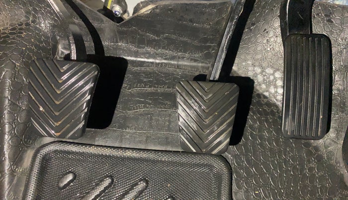 2023 KIA CARENS PRESTIGE 1.5 PETROL 7 STR, Petrol, Manual, 40,834 km, Pedals