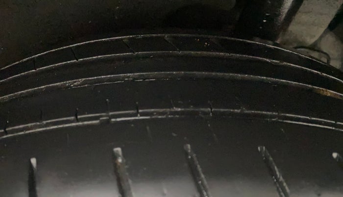 2023 KIA CARENS PRESTIGE 1.5 PETROL 7 STR, Petrol, Manual, 40,834 km, Left Rear Tyre Tread