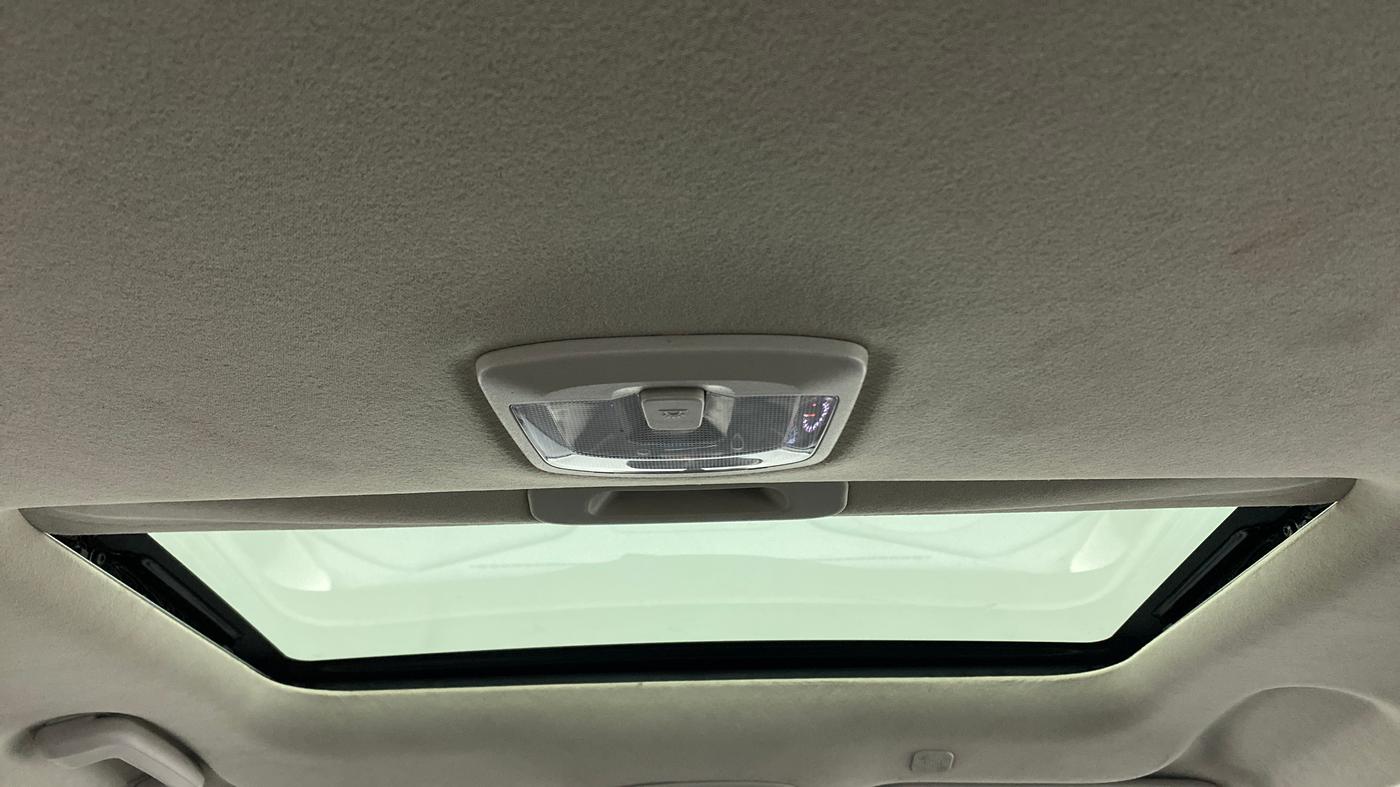 2022 Mahindra XUV300 1.5 W6 MT, Diesel, Manual, 18,832 km, Moonroof/ Sunroof