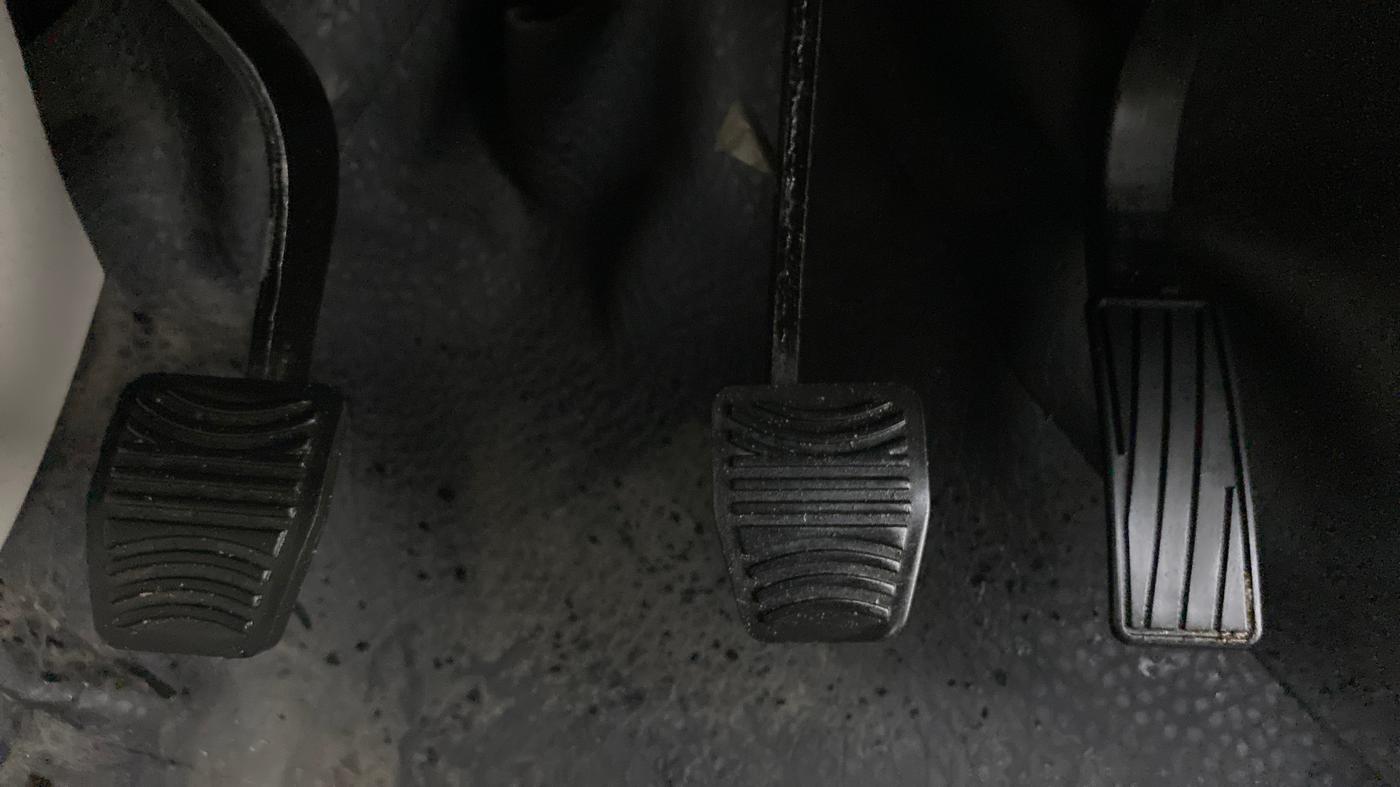 2022 Mahindra XUV300 1.5 W6 MT, Diesel, Manual, 18,832 km, Pedals