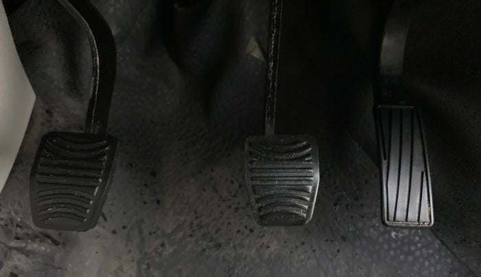 2022 Mahindra XUV300 1.5 W6 MT, Diesel, Manual, 18,832 km, Pedals