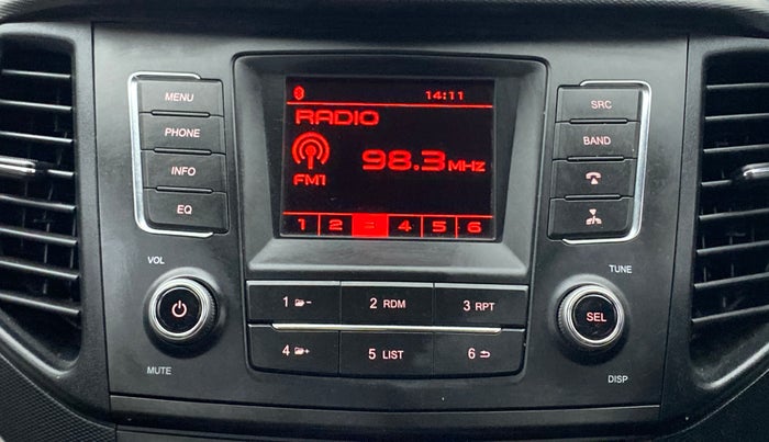 2022 Mahindra XUV300 1.5 W6 MT, Diesel, Manual, 18,832 km, Infotainment System