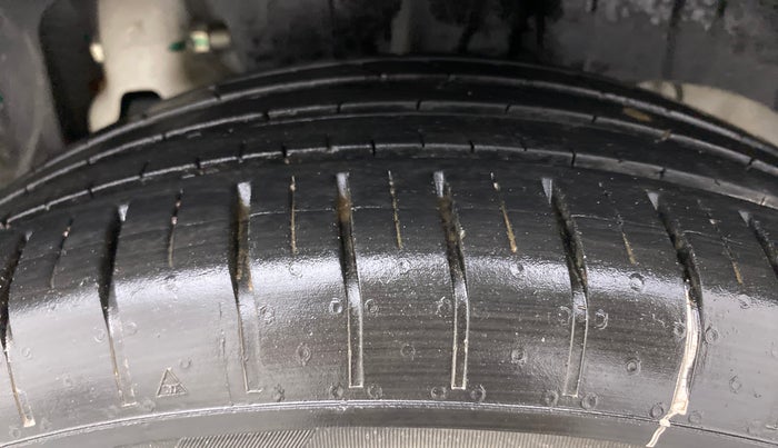 2022 Mahindra XUV300 1.5 W6 MT, Diesel, Manual, 18,832 km, Left Rear Tyre Tread