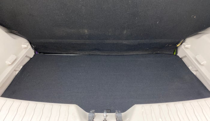 2022 Mahindra XUV300 1.5 W6 MT, Diesel, Manual, 18,832 km, Boot Inside