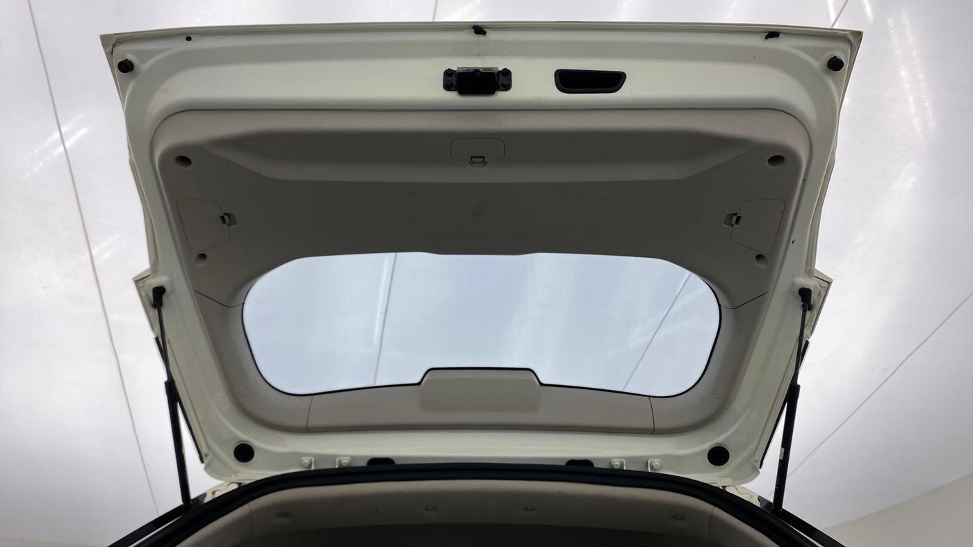 2022 Mahindra XUV300 1.5 W6 MT, Diesel, Manual, 18,832 km, Boot Door Open