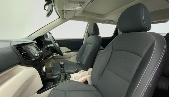 2022 Mahindra XUV300 1.5 W6 MT, Diesel, Manual, 18,832 km, Right Side Front Door Cabin
