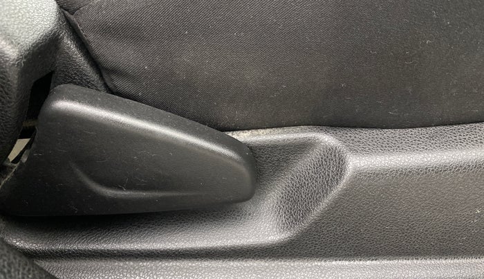 2018 Renault Kwid RXT 1.0, Petrol, Manual, 25,979 km, Driver Side Adjustment Panel