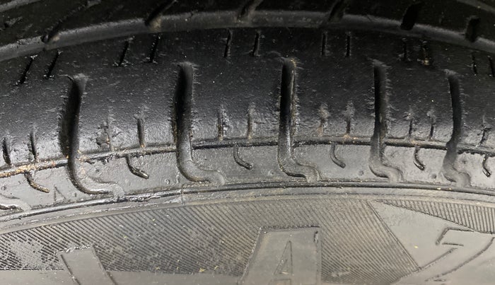 2018 Renault Kwid RXT 1.0, Petrol, Manual, 25,979 km, Right Front Tyre Tread
