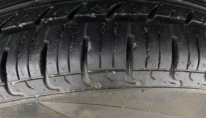 2018 Renault Kwid RXT 1.0, Petrol, Manual, 25,979 km, Left Rear Tyre Tread