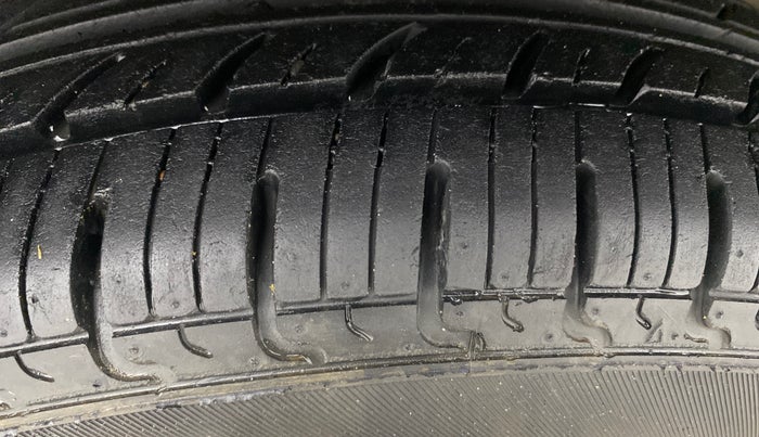 2018 Renault Kwid RXT 1.0, Petrol, Manual, 25,979 km, Right Rear Tyre Tread