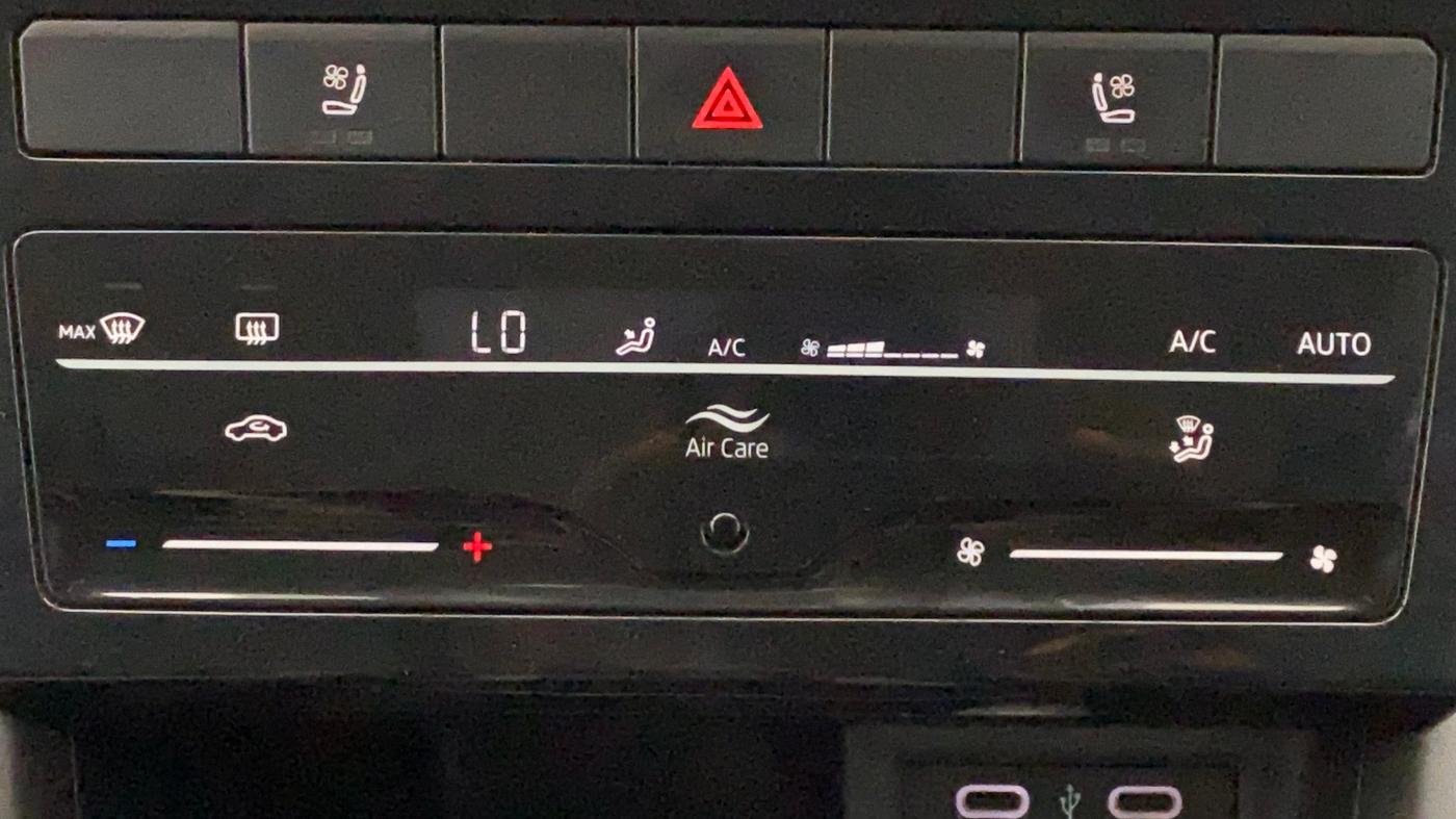 2021 Volkswagen TAIGUN TOPLINE 1.0 TSI MT, Petrol, Manual, 97,554 km, Automatic Climate Control