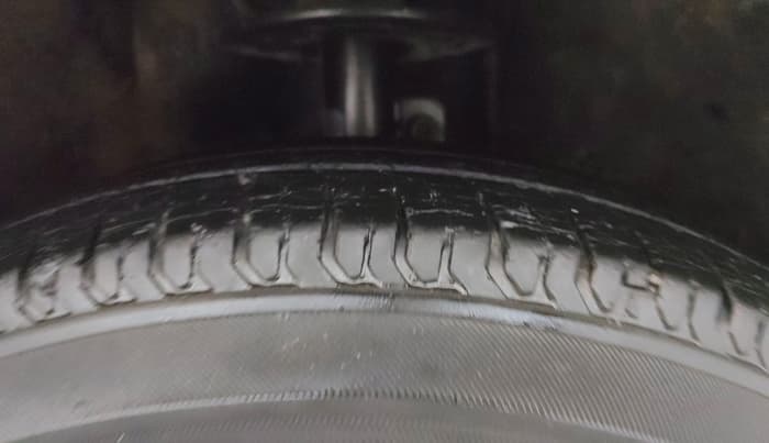 2017 Maruti Dzire VXI, Petrol, Manual, 35,815 km, Right Front Tyre Tread