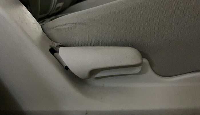 2019 Maruti Celerio VXI CNG, CNG, Manual, 1,35,691 km, Driver Side Adjustment Panel