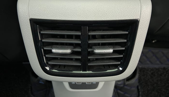 2022 Skoda KUSHAQ STYLE 1.5TSI AT (6 AIRBAG), Petrol, Automatic, 2,696 km, Rear AC Vents