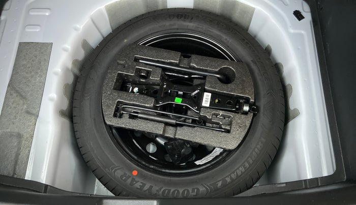 2022 Skoda KUSHAQ STYLE 1.5TSI AT (6 AIRBAG), Petrol, Automatic, 2,696 km, Spare Tyre