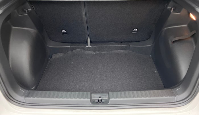 2022 Skoda KUSHAQ STYLE 1.5TSI AT (6 AIRBAG), Petrol, Automatic, 2,696 km, Boot Inside