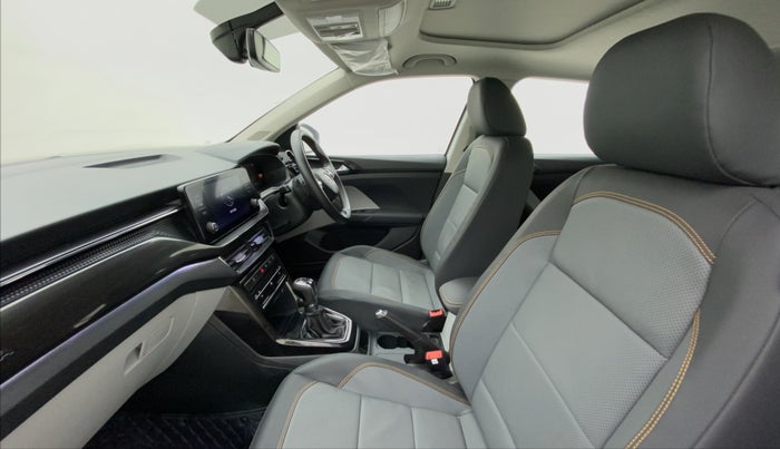 2022 Skoda KUSHAQ STYLE 1.5TSI AT (6 AIRBAG), Petrol, Automatic, 2,696 km, Right Side Front Door Cabin