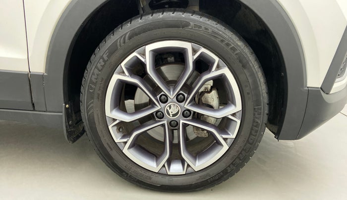 2022 Skoda KUSHAQ STYLE 1.5TSI AT (6 AIRBAG), Petrol, Automatic, 2,696 km, Right Front Wheel