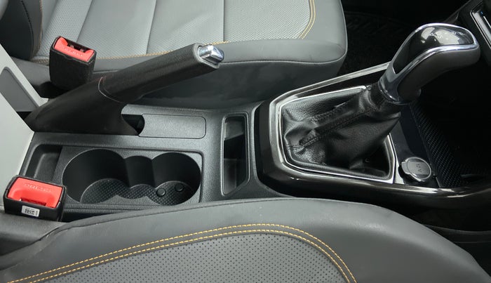 2022 Skoda KUSHAQ STYLE 1.5TSI AT (6 AIRBAG), Petrol, Automatic, 2,696 km, Gear Lever