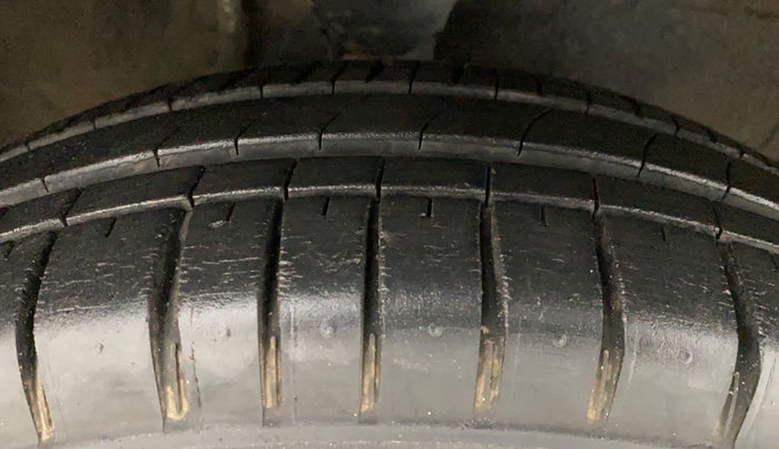 2016 Maruti Alto 800 VXI, Petrol, Manual, 75,939 km, Right Front Tyre Tread