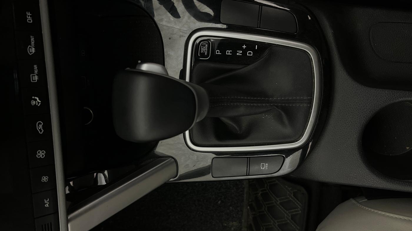 2020 KIA SELTOS HTX IVT 1.5 PETROL, Petrol, Automatic, 41,440 km, Gear Lever