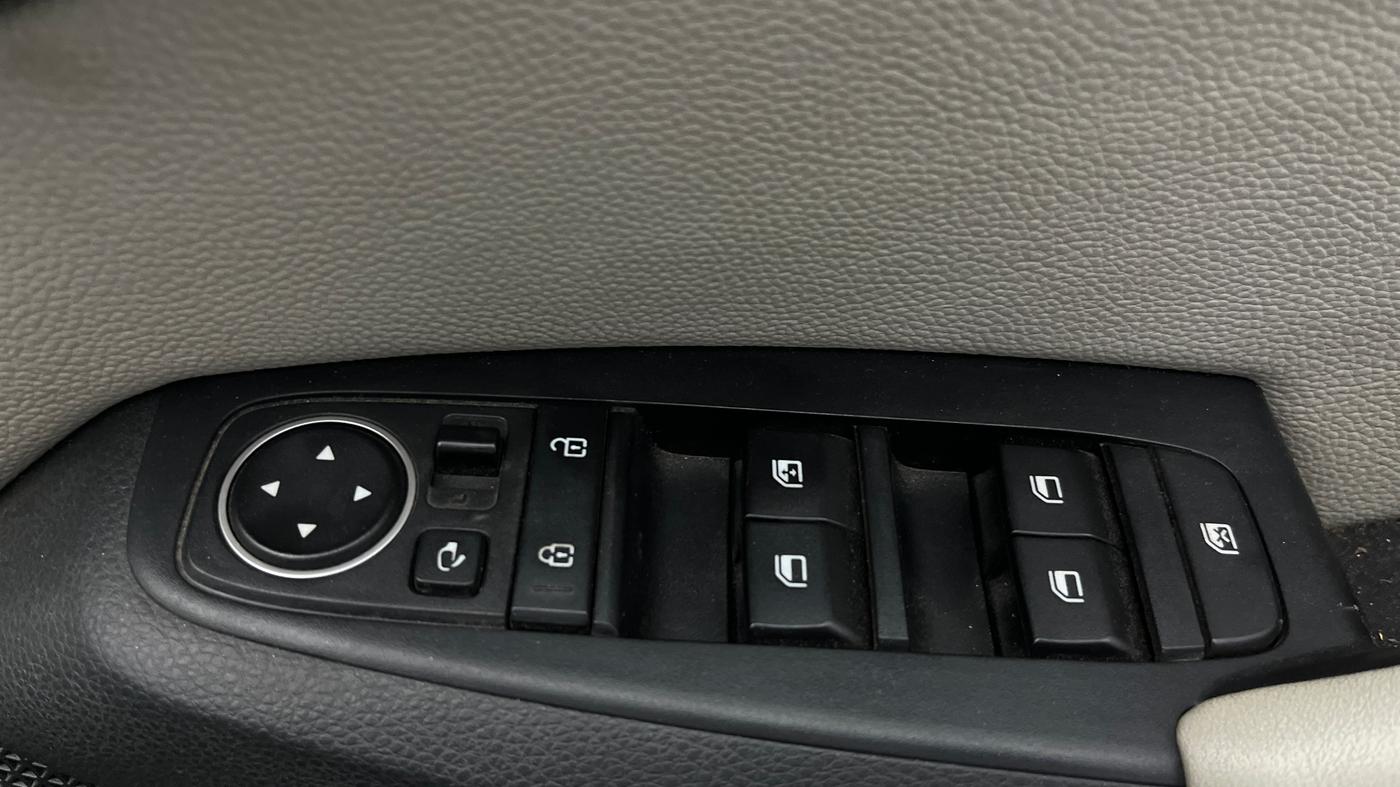 2020 KIA SELTOS HTX IVT 1.5 PETROL, Petrol, Automatic, 41,440 km, Driver Side Door Panels Control