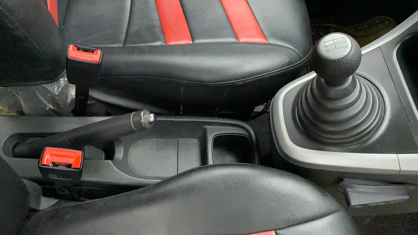 2013 Maruti Ritz VXI, Petrol, Manual, 23,329 km, Gear Lever