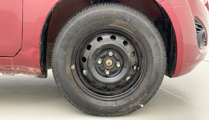 2013 Maruti Ritz VXI, Petrol, Manual, 23,329 km, Right Front Wheel