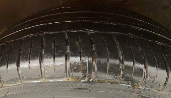 2019 Maruti Baleno ALPHA PETROL 1.2, Petrol, Manual, 1,19,859 km, Right Front Tyre Tread