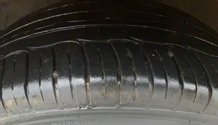 2019 Maruti Baleno ALPHA PETROL 1.2, Petrol, Manual, 1,19,859 km, Left Front Tyre Tread