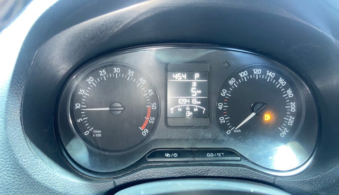 2016 Skoda Rapid 1.5 TDI CR STYLE PLUS AT, Diesel, Automatic, 1,09,407 km, Odometer Image