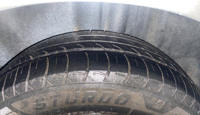 2016 Skoda Rapid 1.5 TDI CR STYLE PLUS AT, Diesel, Automatic, 1,09,407 km, Left Rear Tyre Tread