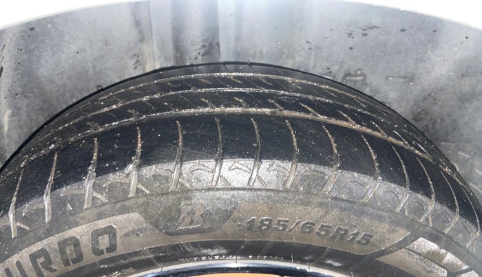 2016 Skoda Rapid 1.5 TDI CR STYLE PLUS AT, Diesel, Automatic, 1,09,407 km, Right Rear Tyre Tread