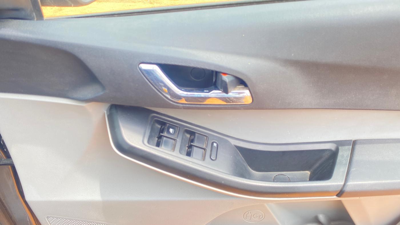 2021 Tata Tiago XZA PLUS PETROL, Petrol, Automatic, 63,274 km, Driver Side Door Panels Control