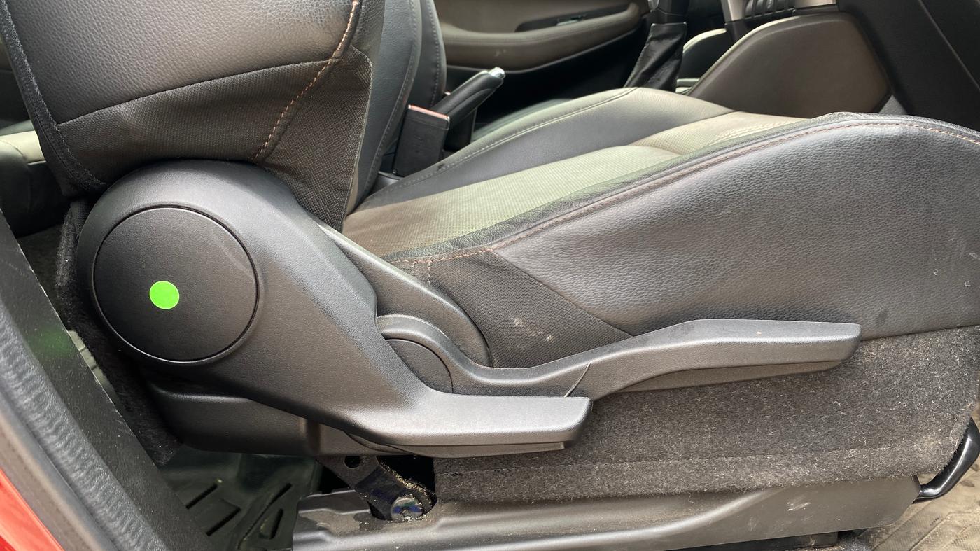 2022 Toyota URBAN CRUISER HYRYDER V HYBRID, Hybrid, Automatic, 19,184 km, Driver Side Adjustment Panel