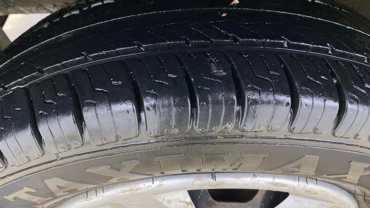 2016 Renault Kwid RXT 0.8, Petrol, Manual, 1,00,772 km, Left Front Tyre Tread