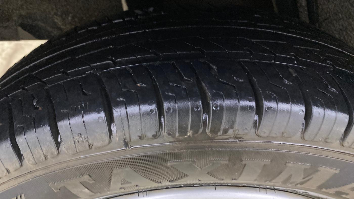 2016 Renault Kwid RXT 0.8, Petrol, Manual, 1,00,772 km, Right Rear Tyre Tread