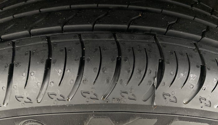 2022 Nissan MAGNITE XE, Petrol, Manual, 41,657 km, Left Front Tyre Tread