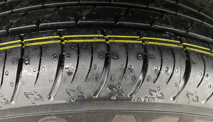 2022 Nissan MAGNITE XE, Petrol, Manual, 41,657 km, Right Rear Tyre Tread