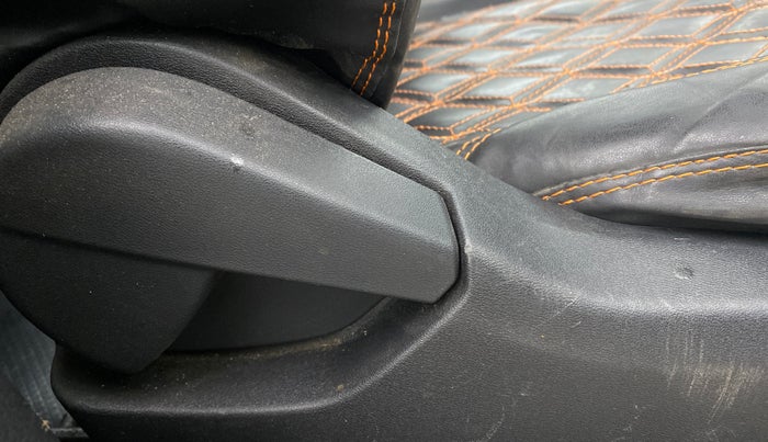 2022 Nissan MAGNITE XE, Petrol, Manual, 41,657 km, Driver Side Adjustment Panel