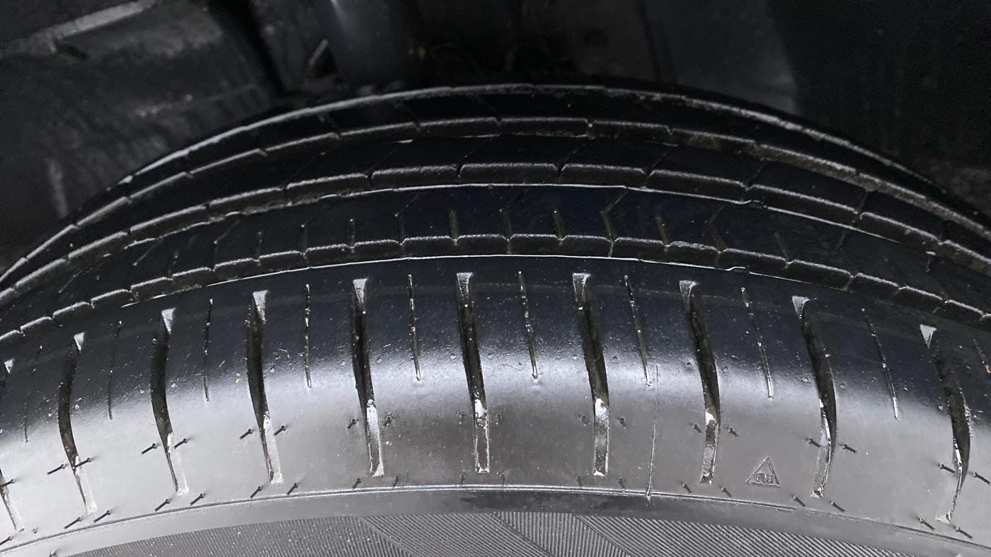 2022 Tata PUNCH CREATIVE  AMT, Petrol, Automatic, 8,001 km, Left Front Tyre Tread