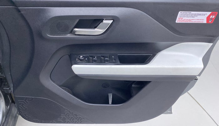2022 Tata PUNCH CREATIVE  AMT, Petrol, Automatic, 8,001 km, Driver Side Door Panels Control