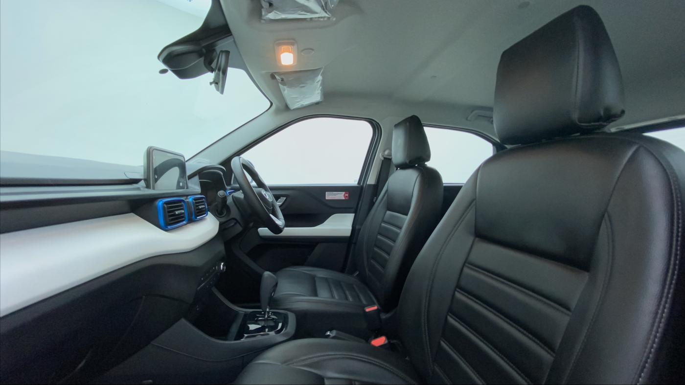 2022 Tata PUNCH CREATIVE  AMT, Petrol, Automatic, 8,001 km, Right Side Front Door Cabin