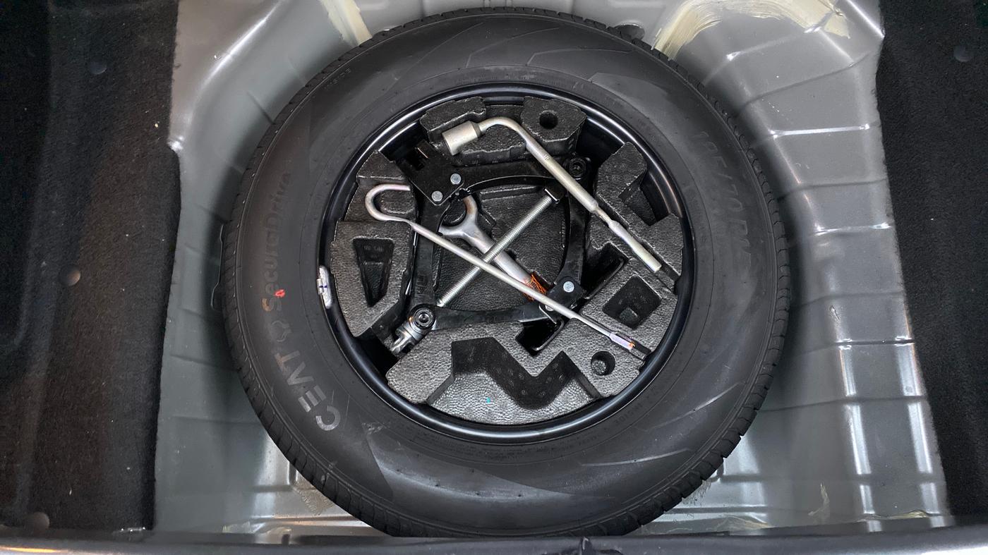 2022 Tata PUNCH CREATIVE  AMT, Petrol, Automatic, 8,001 km, Spare Tyre