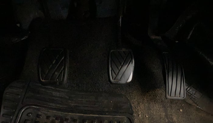 2015 Maruti Swift VDI ABS, Diesel, Manual, 79,433 km, Pedals