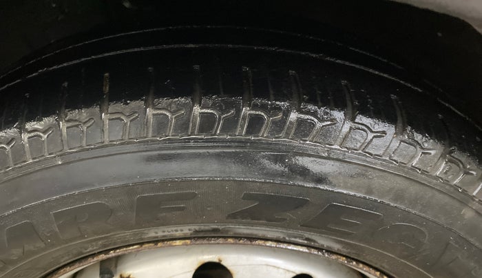 2015 Hyundai i10 MAGNA 1.1, Petrol, Manual, 39,708 km, Left Front Tyre Tread