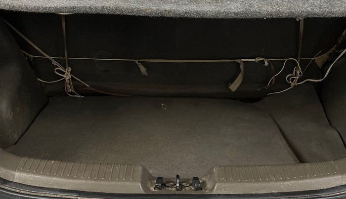 2015 Hyundai i10 MAGNA 1.1, Petrol, Manual, 39,708 km, Boot Inside