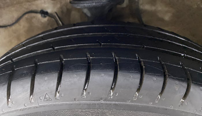 2019 Maruti Alto LXI, Petrol, Manual, 68,236 km, Left Front Tyre Tread