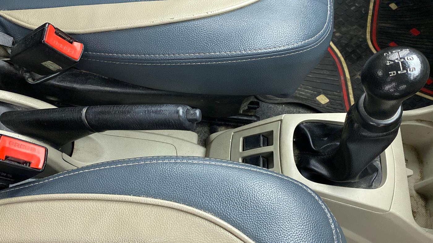 2019 Maruti Alto LXI, Petrol, Manual, 68,236 km, Gear Lever