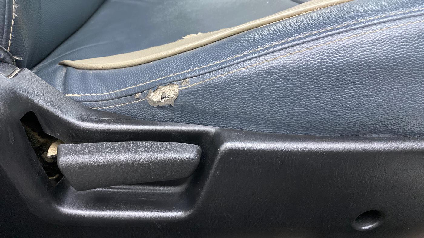 2019 Maruti Alto LXI, Petrol, Manual, 68,236 km, Driver Side Adjustment Panel